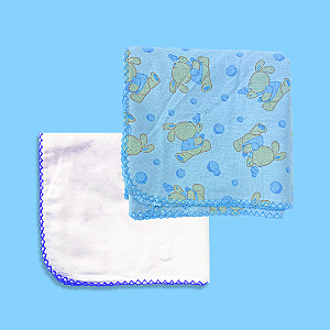 1 Cueiro Liso flanelado + 1 Cueiro Estampado Flanelado com acabamento em crochê Masculino
