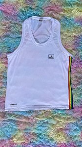 Camiseta treino branca listra lateral Dry-fit - (P,M,G)