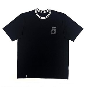 Camiseta Habito College Logo Preta