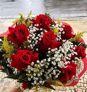 BUQUÊ COM 7 ROSAS VERMELHAS
