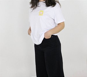 Camiseta Bordada Friends quadro