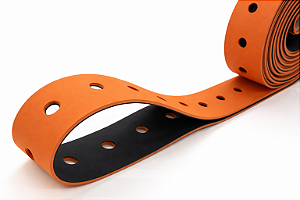 Correia Laranja para Dobra e Cola Flexo em Borracha Nitrílica Carboxilada Lisa com Furação