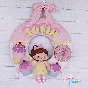 Enfeite porta maternidade bonequinha doce