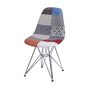 Cadeira Eames DKR Revest. Tecido Patchwork Base Cromada