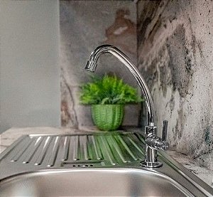 Torneira Viqua 1/4 Lagune Cozinha Mesa Bica Móvel Cromado (1150501)