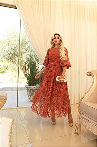 Vestido Midi em Renda