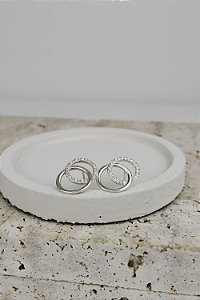 Brinco Dois Circulos cravejado