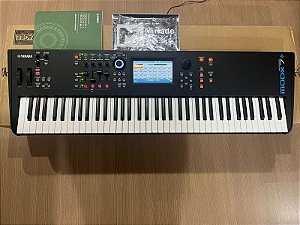Teclado Sintetizador Yamaha MODX 7+ Plus - Produto Novo Show Room