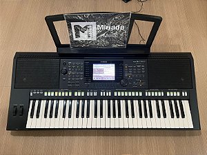 Arranjador Yamaha Psr S 750 + Porta Partituras - Produto Seminovo