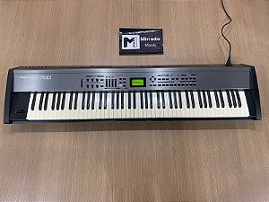 Piano Stage Roland RD 700 - Produto Usado