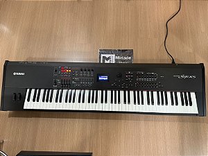 Teclado Sintetizador S90 XS - Produto Seminovo