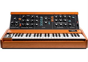 Sintetizador Analógico Moog Minimoog Model D - Produto Novo
