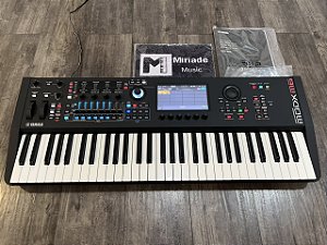 Teclado Workastation Yamaha MODX M6 - Produto Seminovo
