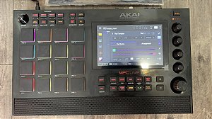 Drumpad Sampler Akai MPC Live II - Produto Seminovo