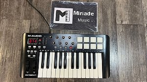 Controlador M-Audio Oxygen 25 MK3 - Produto Seminovo