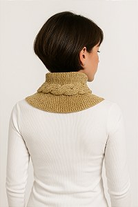 Gola De Tricô Trança Dourada