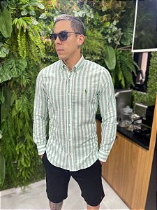 Homens de Camisa - Moda Masculina