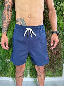 Short de sarja na cor azul marinho