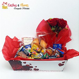 Cesta Master Caixa Kraft com Arranjo de Flores