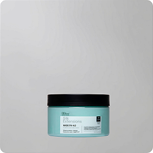 Máscara de Tratamento para Cabelos com Mega Hair e Extensões Silk Extensions Glow & Easy Brushing - 250ml