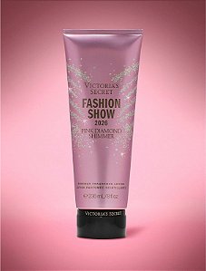 PRÉ-VENDA Loção Hidratante Pink Diamond Shimmer Fashion Show 2026 Victoria's Secret