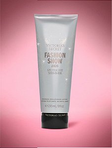PRÉ-VENDA Loção Hidratante Spotlight Shimmer Fashion Show 2026 Victoria's Secret