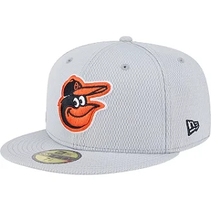 Boné New Era 59FIFTY MLB Baltimore Orioles Fitted Clubhouse 2025 Grey