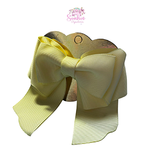 Laço FORMOSA - Mod. Passseio / Amarelo Candy 11 cm x 10 cm ( C/ pontas )