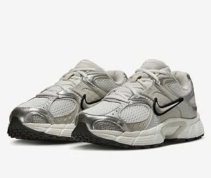 Tênis Nike V5 Rnr  Branco/Prata