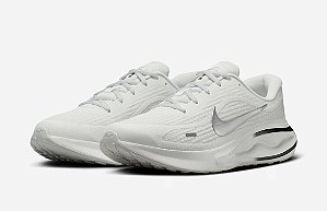 Tênis Nike Journey Run Branco