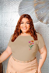 T-SHIRT PLUS SIZE FLORES CLEMATIS DTF BEGE XG