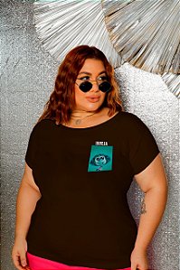 T-SHIRT PLUS SIZE INVEJA DIVERTIDAMENTE DTF CHOCOLATE XG