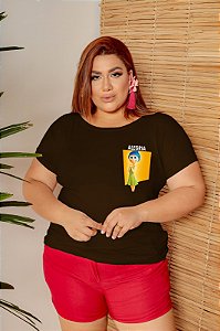 T-SHIRT PLUS SIZE ALEGRIA DIVERTIDAMENTE DTF CHOCOLATE XG