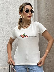 T-SHIRT MORANGOS STRANWBERRY DTF BRANCO