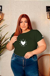T-SHIRT PLUS SIZE CORAÇÕES DTF VERDE MILITAR XG