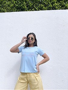 T-SHIRT PLUS SIZE LA PÓESIE DTF AZUL BEBÊ XG