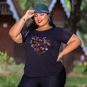 T-SHIRT PLUS SIZE FLORES CORAÇÃO DTF XG