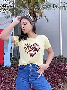 T-SHIRT FLORES CORAÇÃO DTF AMARELO BEBÊ