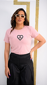 T-SHIRT CORAÇÃO CHANEL DTF ROSA BEBÊ