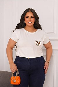T-SHIRT PLUS SIZE COW PRINT CORAÇÃO DTF OFF WHITE XG