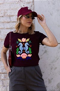 T-SHIRT CAVALO MARINHO SE O DTF MARSALA
