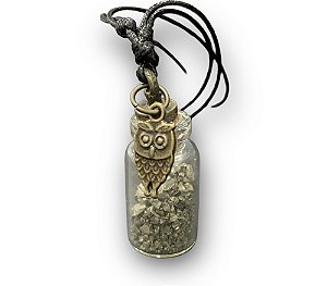 Colar com mini amuleto Pirita