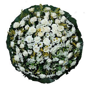 Coroa de Flores Rosas Colombianas Brancas e Flores do Campo