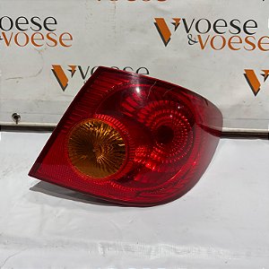 LANTERNA TRASEIRA DIREITA TOYOTA COROLLA 2005 ( POSSUI DETALHES )