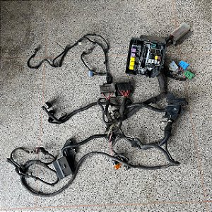 CAIXA FUSÍVEL COM CHICOTE GM MERIVA JOY 1.8 8V 2006 MANUAL CODIGO GM 5L75G6