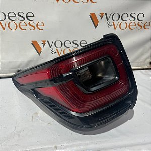 LANTERNA TRASEIRA ESQUERDA FIAT STRADA ENDURANCE 2022 ORIGINAL 03835010 OBS (FALTA LENTE)