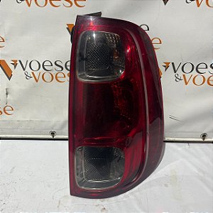 LANTERNA TRASEIRA DIREITA FIAT UNO 2014 FUMÊ ORIGINAL FIAT 5202788