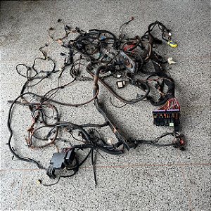 CAIXA FUSÍVEL COM CHICOTE VOLKSWAGEN SAVEIRO ROBUST 1.6 2019 MANUAL CODIGO VW 5U0941822A