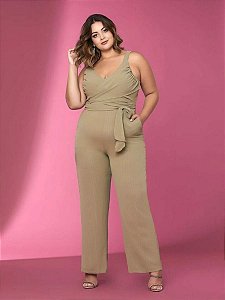 Macacão Longo Plus Size Transpassado