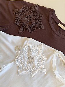 Blusa Aplicação Flor